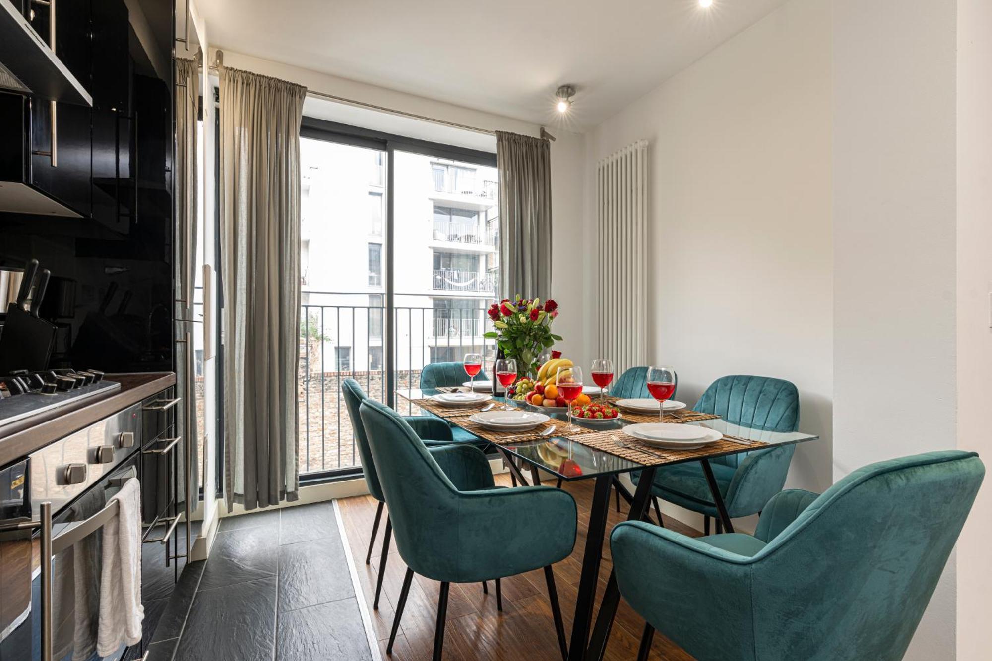 Fashionable Brick Lane Apartment